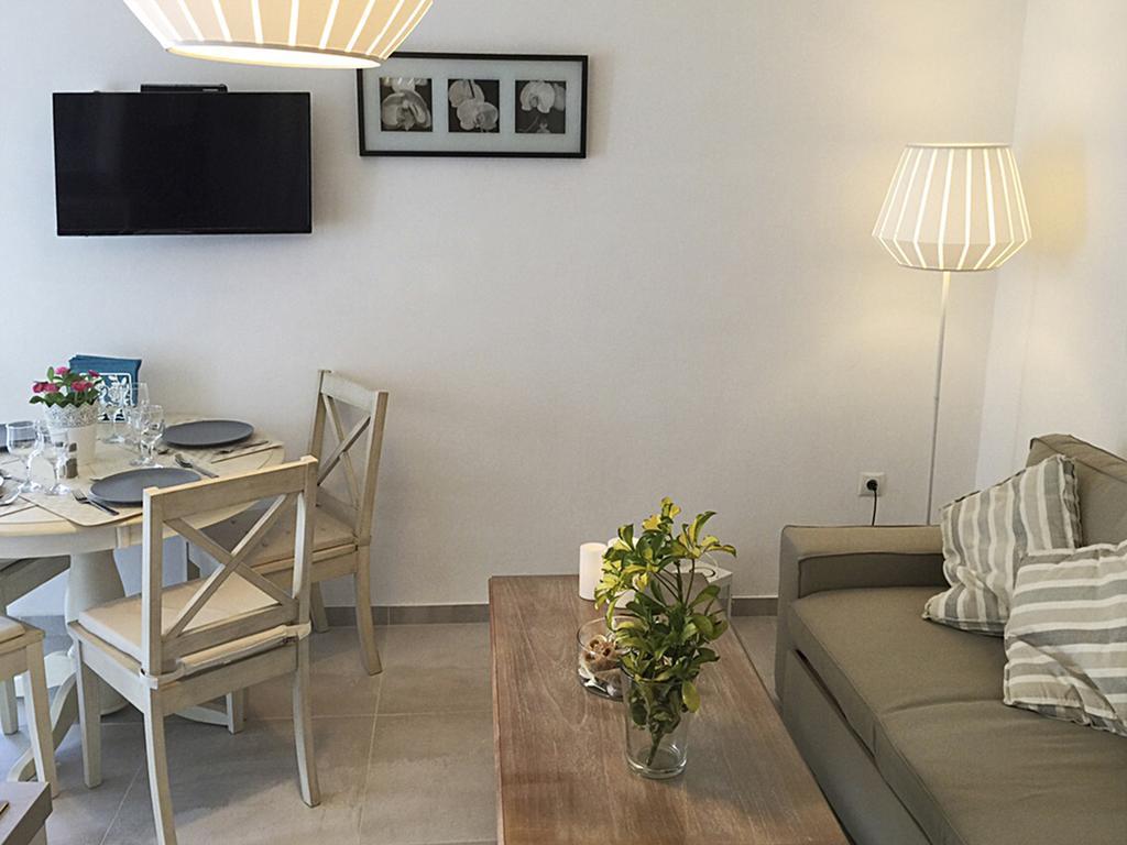 Lavish Suites Agios Ioannis Diakoftis Esterno foto
