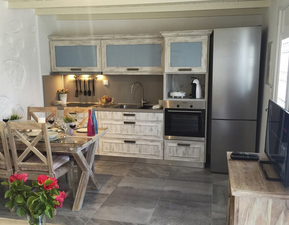 Lavish Suites Agios Ioannis Diakoftis Esterno foto