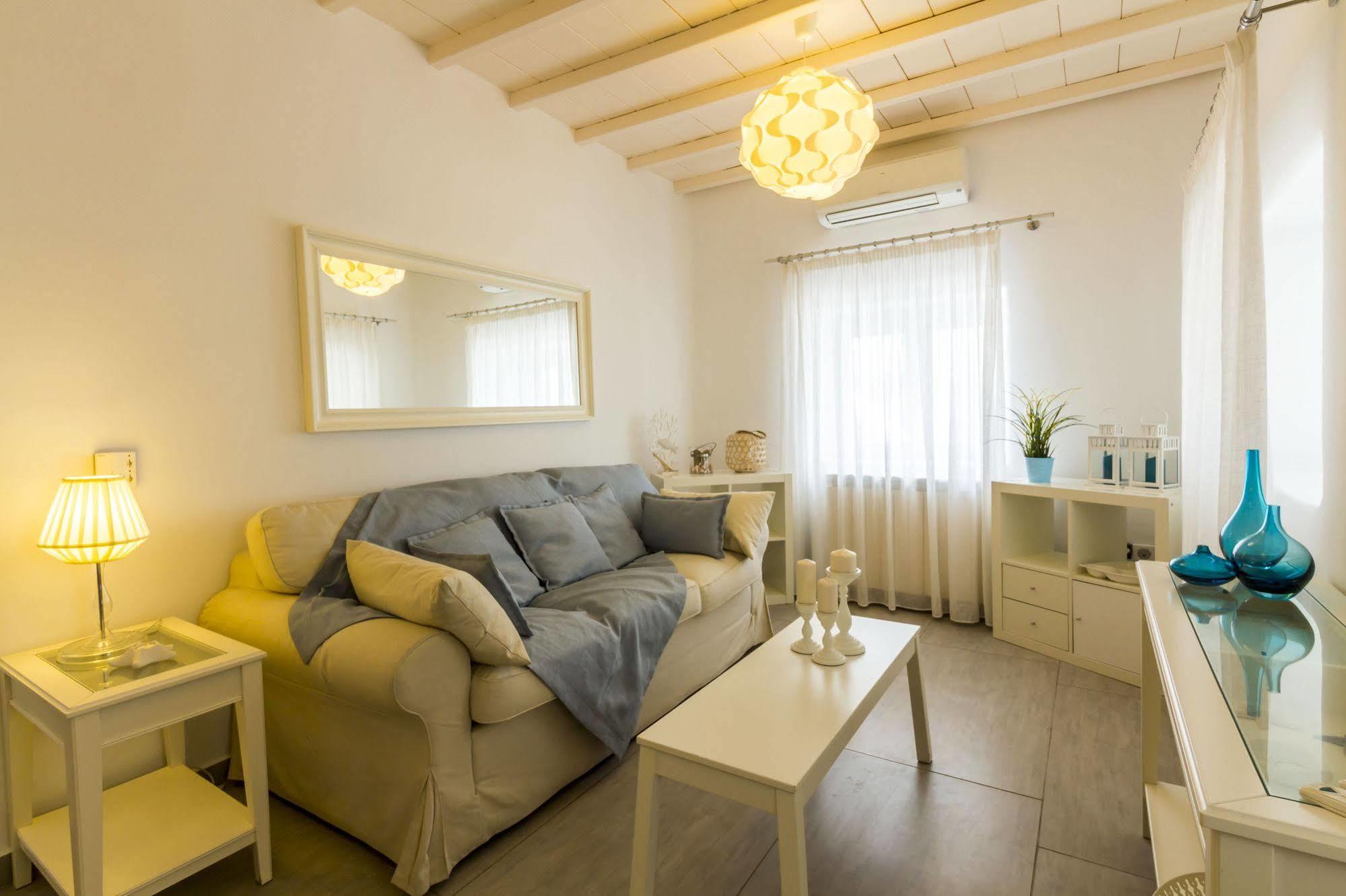 Lavish Suites Agios Ioannis Diakoftis Esterno foto
