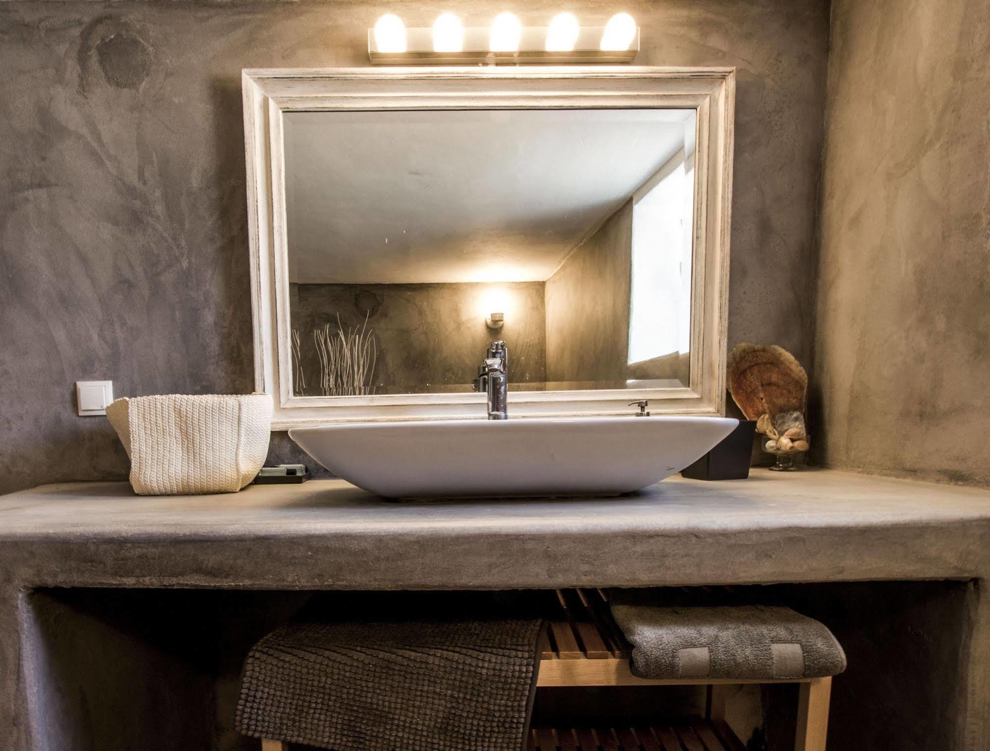 Lavish Suites Agios Ioannis Diakoftis Esterno foto